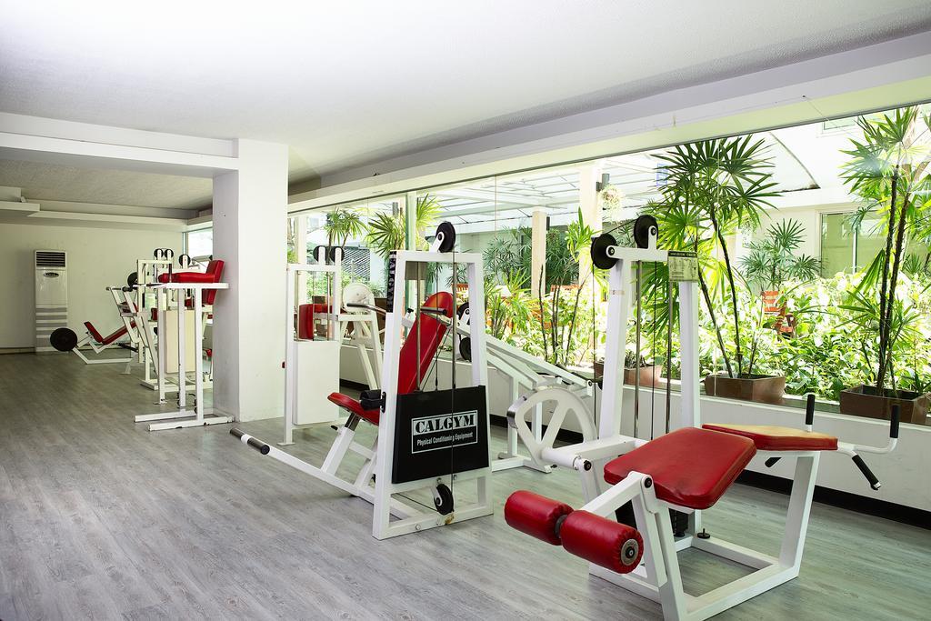 The Capital Resort @ Sukhumvit 50 Bangkok Eksteriør bilde A gym in a hotel