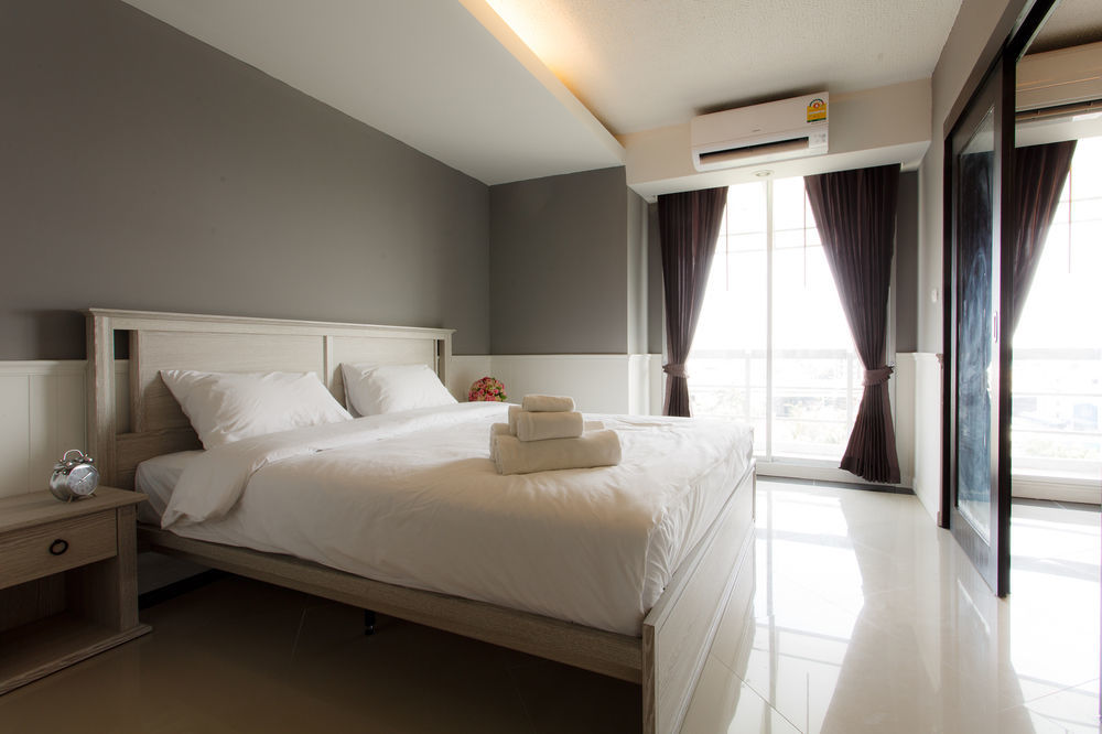 The Capital Resort @ Sukhumvit 50 Bangkok Eksteriør bilde A bedroom in a hotel